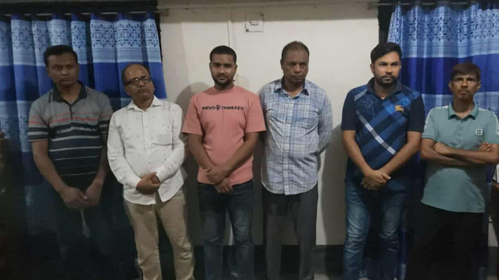 ভোক্তার এডির উপর হামলা, উপজেলা বিএনপি সভাপতিসহ গ্রেফতার ৬ ভোক্তার এডির উপর হামলা, উপজেলা বিএনপি সভাপতিসহ গ্রেফতার ৬