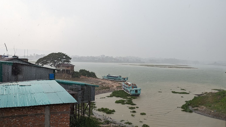 প্রচণ্ড তাপদাহের পর অবশেষে রাঙামাটিতে বৃষ্টি, ফল-ফসলে ক্ষতির আশঙ্কা প্রচণ্ড তাপদাহের পর অবশেষে রাঙামাটিতে বৃষ্টি, ফল-ফসলে ক্ষতির আশঙ্কা