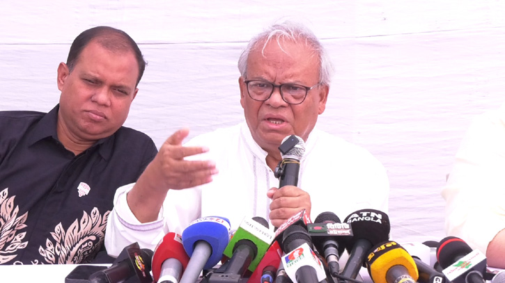 খালেদা জিয়াকে পথের কাঁটা মনে করতেন শেখ হাসিনা: রিজভী