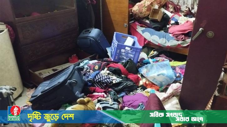 সিনিয়র সাংবাদিকের বাড়ির তালা ভেঙে প্রায় কোটি টাকার মালামাল লুট