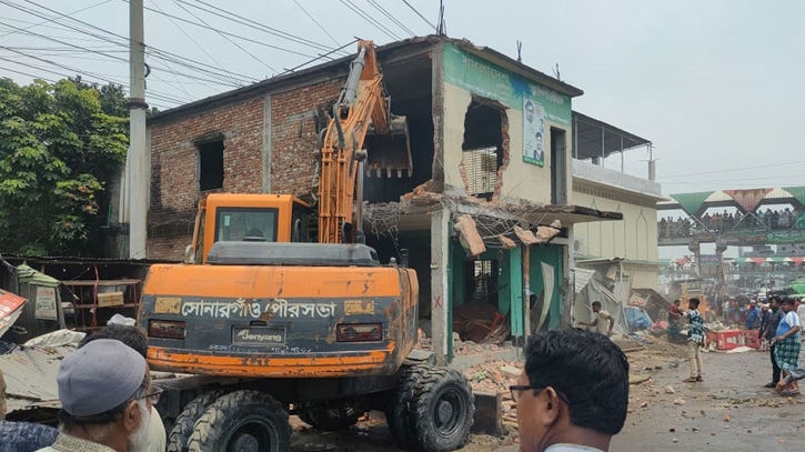 সোনারগাঁয়ে আ. লীগের কার্যালয়সহ সহস্রাধিক অবৈধ স্থাপনা উচ্ছেদ সোনারগাঁয়ে আ. লীগের কার্যালয়সহ সহস্রাধিক অবৈধ স্থাপনা উচ্ছেদ