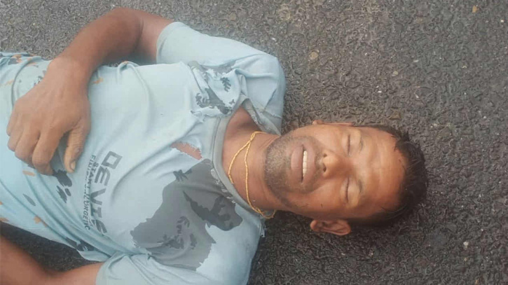 ঘেরে মাছ ধরছিলেন সুভাষ, জীবন গেল বজ্রপাতে