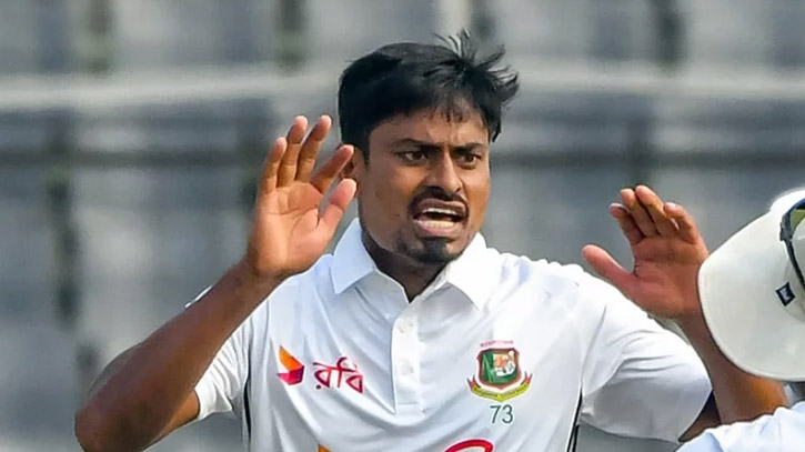শতক পেরোলো প্রোটিয়ারা, একমাত্র আঘাত তাইজুলের শতক পেরোলো প্রোটিয়ারা, একমাত্র আঘাত তাইজুলের