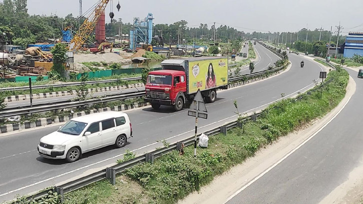 ঈদ যাত্রায় বঙ্গবন্ধু সেতুপূর্ব পর্যন্ত ১৩ কি.মি. যানজটের শঙ্কা ঈদ যাত্রায় বঙ্গবন্ধু সেতুপূর্ব পর্যন্ত ১৩ কি.মি. যানজটের শঙ্কা