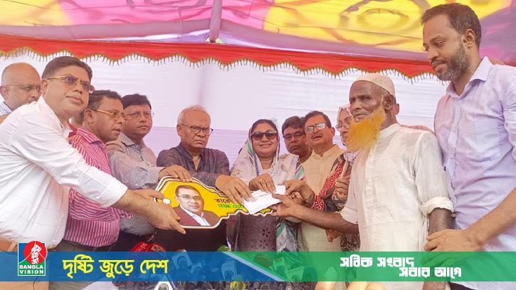 গরু ছাড়াই ঘানি টানা সেই প্রবীণ দম্পতির পাশে তারেক রহমান