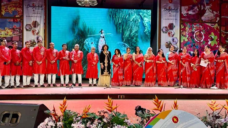 মালয়েশিয়ায় বর্ণীল আয়োজনে ‘বাংলাদেশ উৎসব’ উদযাপন মালয়েশিয়ায় বর্ণীল আয়োজনে ‘বাংলাদেশ উৎসব’ উদযাপন