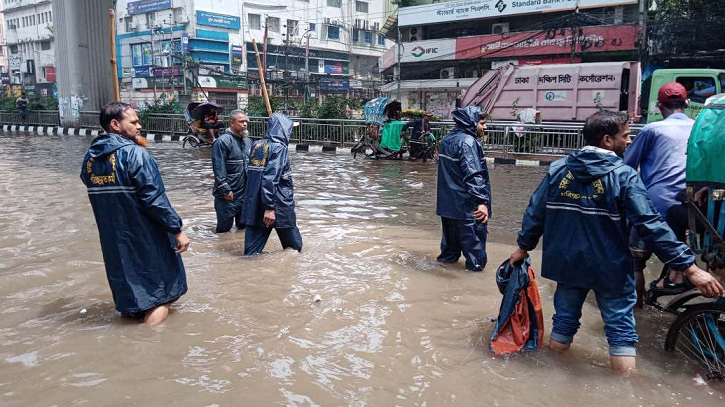 পানি সরাতে ঢাকার দুই সিটির ব্যাপক আয়োজন পানি সরাতে ঢাকার দুই সিটির ব্যাপক আয়োজন