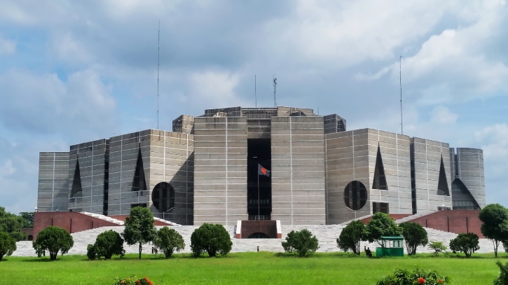 শুধু তত্ত্বাবধায়ক সরকারই যথেষ্ট নয়, দায়িত্বশীল আচরণও প্রাসঙ্গিক