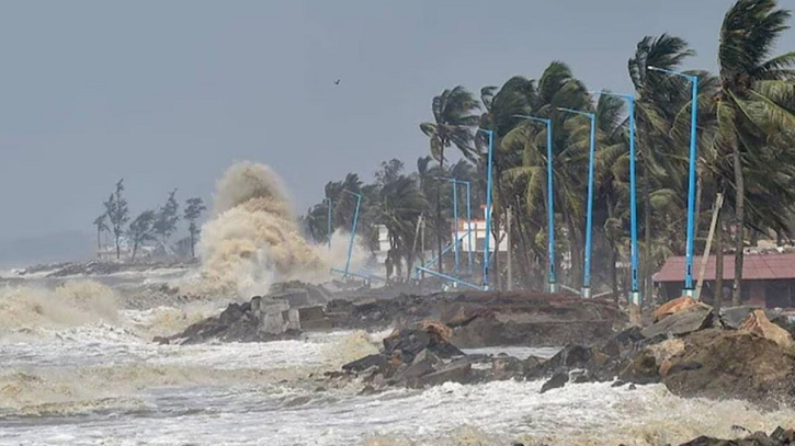 জলোচ্ছ্বাসে প্লাবিত হতে পারে ১৫ জেলার উপকূল, ৩ নম্বর সংকেত জারি জলোচ্ছ্বাসে প্লাবিত হতে পারে ১৫ জেলার উপকূল, ৩ নম্বর সংকেত জারি