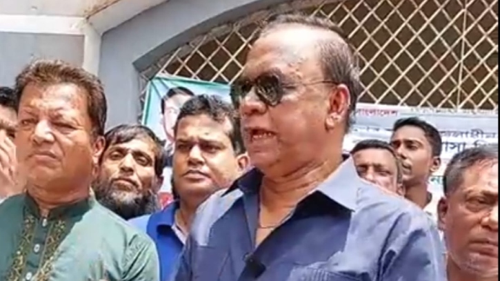 কেউ সন্ত্রাস-চাঁদাবাজি করলে তাদের বিএনপি করার অধিকার নেই: ব্যারিস্টার খোকন কেউ সন্ত্রাস-চাঁদাবাজি করলে তাদের বিএনপি করার অধিকার নেই: ব্যারিস্টার খোকন