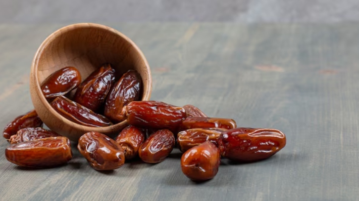 শীতকালে যেসব কারণে খাবেন খেজুর