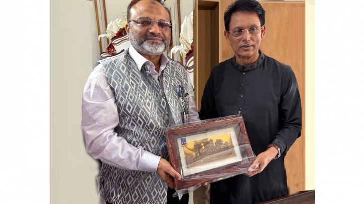 শিক্ষামন্ত্রীর সঙ্গে ঢাবি উপাচার্যের সৌজন্য সাক্ষাৎ