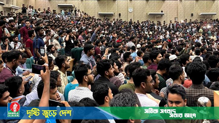 জরুরি বার্তায় ডাকসুর ফল ঘোষণার সময় জানালেন প্রধান রিটার্নিং কর্মকর্তা