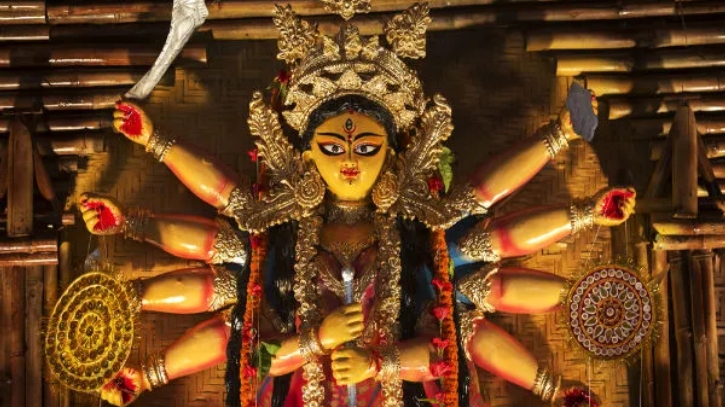 আজ মহানবমী: মণ্ডপে-মণ্ডপে বিদায়ের সুর আজ মহানবমী: মণ্ডপে-মণ্ডপে বিদায়ের সুর