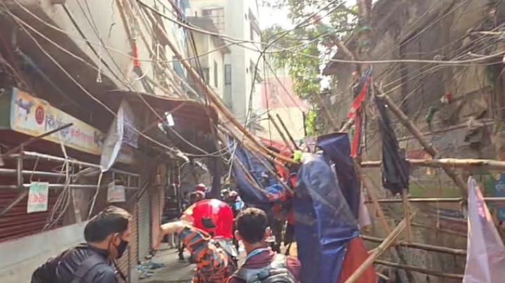 ভূমিকম্পে ঢাকায় ভবন ধসের গুজব, যা বললো ফায়ার সার্ভিস 