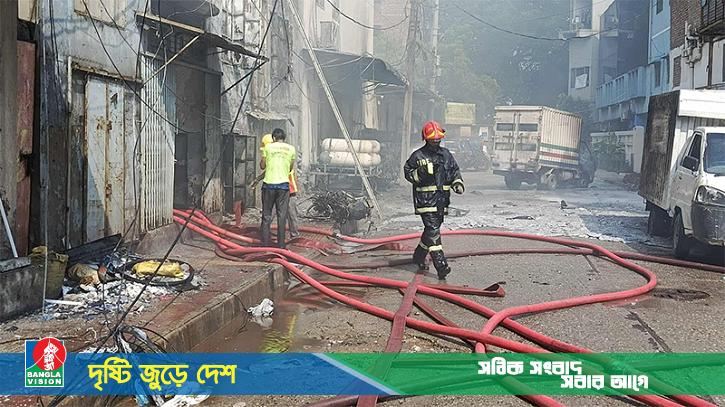 মিরপুরে আগুন: গার্মেন্টসের দ্বিতীয় তলা থেকে ৯ জনের মরদেহ উদ্ধার