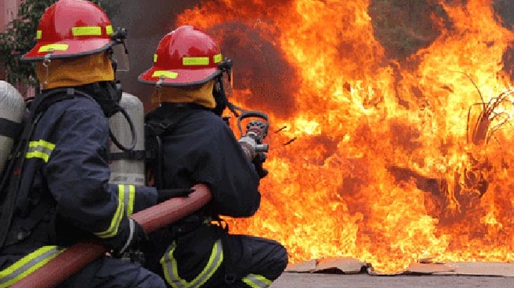 মগবাজারে বহুতল ভবনে আগুন 