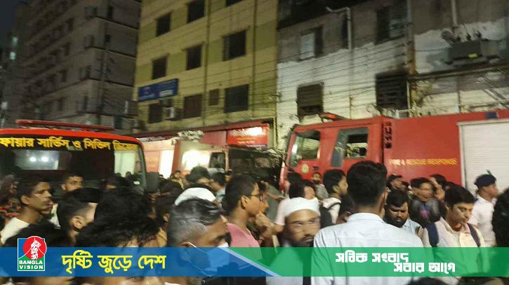মিরপুরে ভয়াবহ অগ্নিকাণ্ডে নিহতের সংখ্যা বেড়ে ১৬