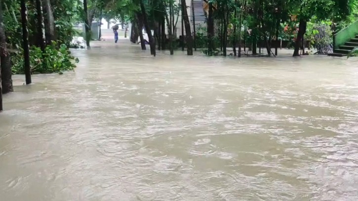 ২৪ ঘণ্টার মধ্যে ৬ জেলার বন্যা পরিস্থিতি আরও খারাপ হওয়ার শঙ্কা ২৪ ঘণ্টার মধ্যে ৬ জেলার বন্যা পরিস্থিতি আরও খারাপ হওয়ার শঙ্কা