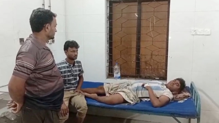 হোটেলে নাস্তার বিল চাওয়ায় গুলি, ২ জন আহত হোটেলে নাস্তার বিল চাওয়ায় গুলি, ২ জন আহত