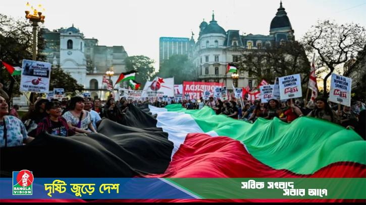 সুমুদ ফ্লোটিলায় ইসরাইলি হামলায় বিশ্বজুড়ে নিন্দার ঝড়