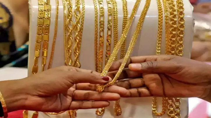 ১২ ঘণ্টা না যেতেই স্বর্ণের দামে ফের পতন, ভরিতে কমলো ৩২৬৬ টাকা