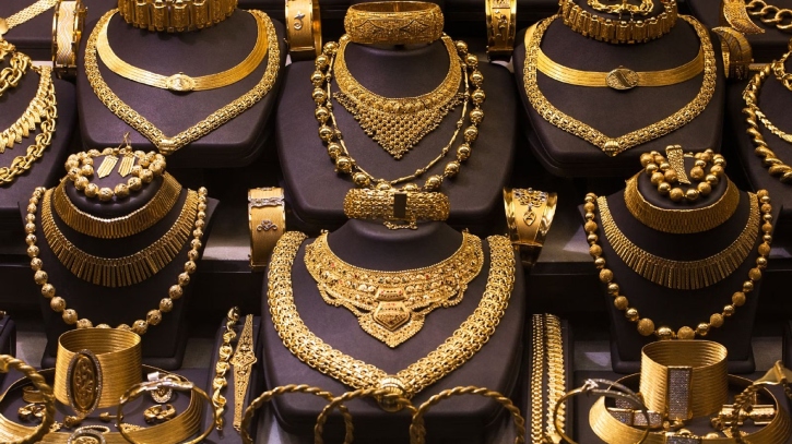 অতীতের সব রেকর্ড ভেঙে নতুন দামে স্বর্ণ 