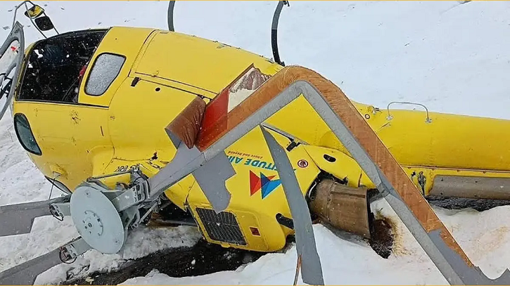 এভারেস্টে আটকে পড়া পর্বতারোহীদের উদ্ধারে যাওয়া হেলিকপ্টার বিধ্বস্ত এভারেস্টে আটকে পড়া পর্বতারোহীদের উদ্ধারে যাওয়া হেলিকপ্টার বিধ্বস্ত