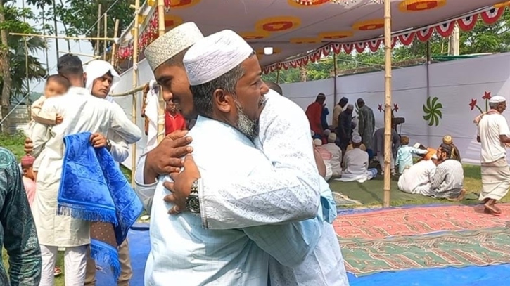সৌদির সঙ্গে মিল রেখে দেশের কয়েকটি এলাকায় আগাম ঈদ আজ সৌদির সঙ্গে মিল রেখে দেশের কয়েকটি এলাকায় আগাম ঈদ আজ