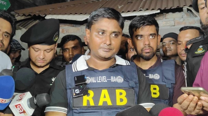 বাড্ডা থেকে ৬৫ হাতবোমাসহ আটক ৩ বাড্ডা থেকে ৬৫ হাতবোমাসহ আটক ৩