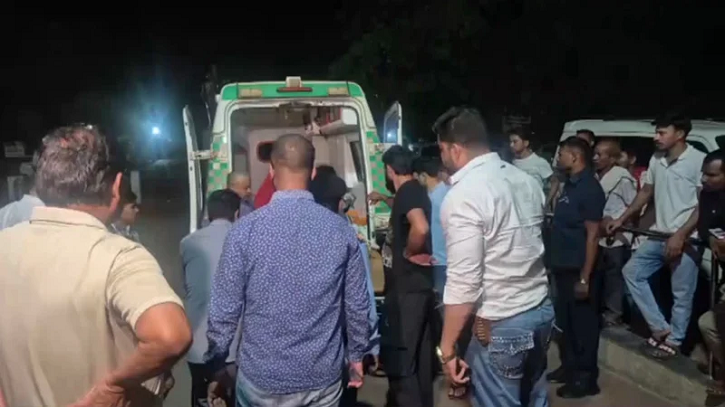 ভারতে এক নিমিষেই ঝরলো ১৩ জনের প্রাণ ভারতে এক নিমিষেই ঝরলো ১৩ জনের প্রাণ