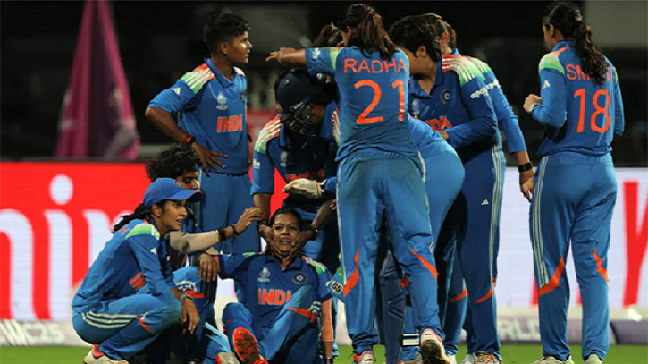 প্রোটিয়াদের স্বপ্ন ভেঙে প্রথমবার বিশ্বকাপ জিতলো ভারতের মেয়েরা