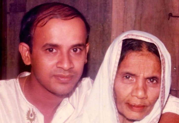 কাল রাতে বাবাকেও স্বপ্নে দেখেছি
