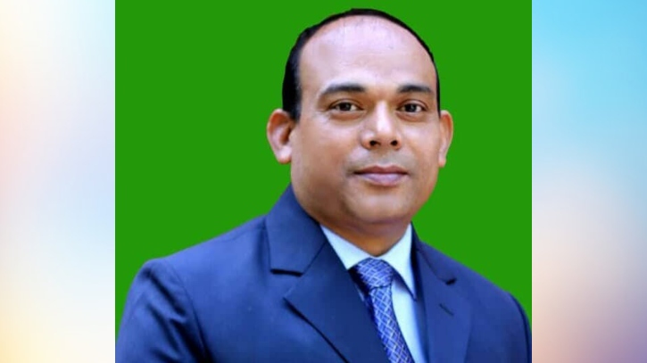 ভারতে যাওয়ার সময় বেনাপোলে আওয়ামী লীগ নেতা আটক ভারতে যাওয়ার সময় বেনাপোলে আওয়ামী লীগ নেতা আটক