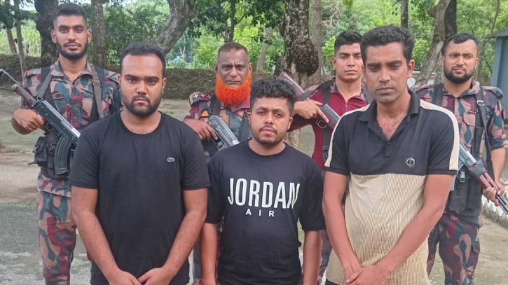 অবৈধ অনুপ্রবেশের দায়ে ঝিনাইদহের সীমান্তে আটক ১৪ অবৈধ অনুপ্রবেশের দায়ে ঝিনাইদহের সীমান্তে আটক ১৪