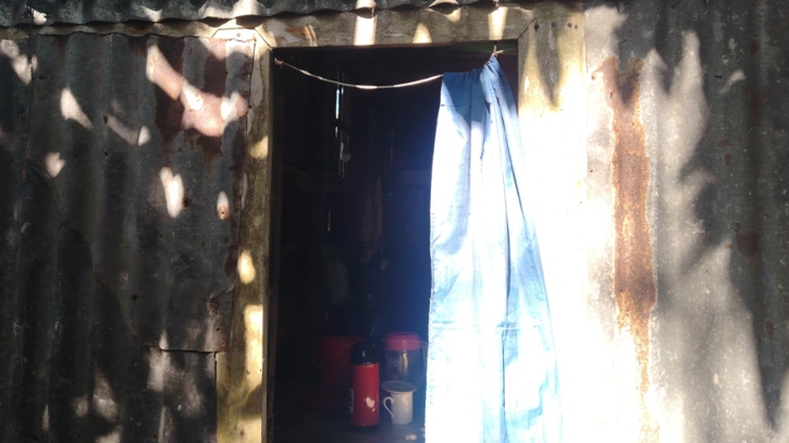 হাদির গ্রামের বাড়িতে চুরি 