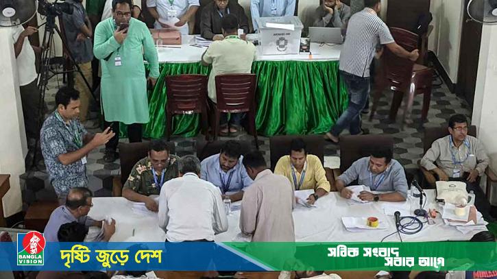 জাকসুর ভোট গণনা শেষ হতে পারে কখন? জানালেন নির্বাচন কমিশন