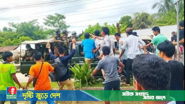 খাগড়াছড়িতে নিরাপত্তা বাহিনীর গাড়িতে সন্ত্রাসী হামলা, চালক আহত