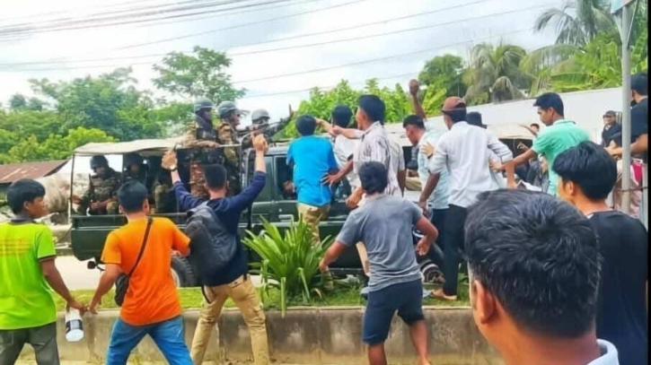 খাগড়াছড়িতে নিরাপত্তা বাহিনীর গাড়িতে সন্ত্রাসী হামলা, চালক আহত