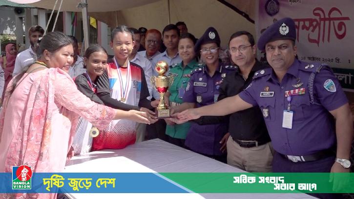 খাগড়াছড়িতে পাহাড়ি-বাঙালির সম্প্রীতি সুদৃঢ় করতে পুলিশের মিনি ম্যারাথন