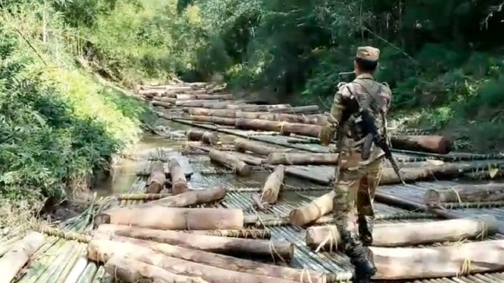 খাগড়াছড়িতে সেনাবাহিনীর অভিযানে সোয়া কোটি টাকার কাঠ আটক খাগড়াছড়িতে সেনাবাহিনীর অভিযানে সোয়া কোটি টাকার কাঠ আটক