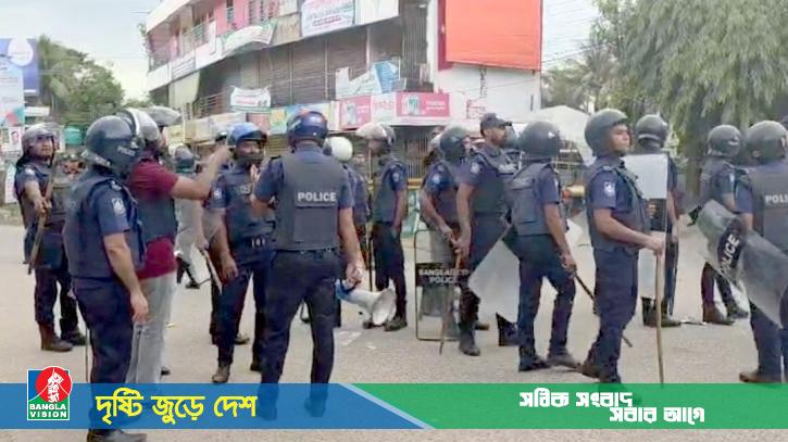 অবরোধে উতপ্ত খাগড়াছড়ি, ৪ ঘণ্টা পর পরিস্থিতি নিয়ন্ত্রণে