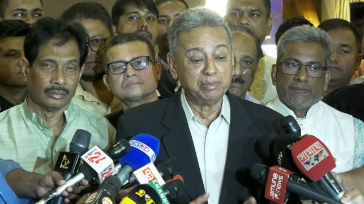 দেশের সব সমস্যার সমাধান নির্বাচিত সরকারের পক্ষেই সম্ভব: আমীর খসরু