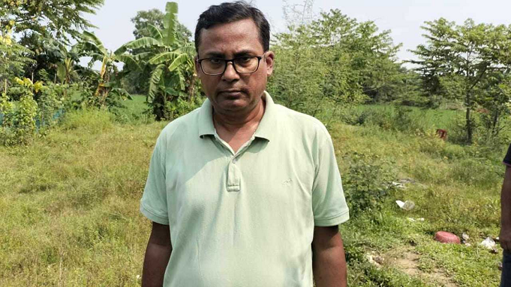 ভারতে পালাতে গিয়ে ভোটে আ. লীগের প্রচারণাকারী সেই যুগ্ম সচিব আটক ভারতে পালাতে গিয়ে ভোটে আ. লীগের প্রচারণাকারী সেই যুগ্ম সচিব আটক