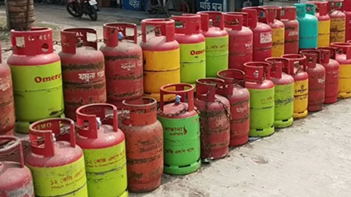 ১২ কেজির এলপি গ্যাসের দাম বাড়ল ৪৪ টাকা ১২ কেজির এলপি গ্যাসের দাম বাড়ল ৪৪ টাকা