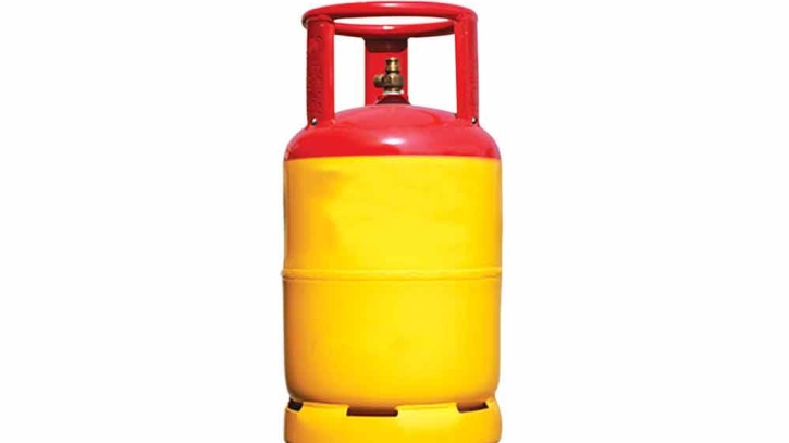 ফের কমলো ১২ কেজি এলপিজি সিলিন্ডারের দাম ফের কমলো ১২ কেজি এলপিজি সিলিন্ডারের দাম