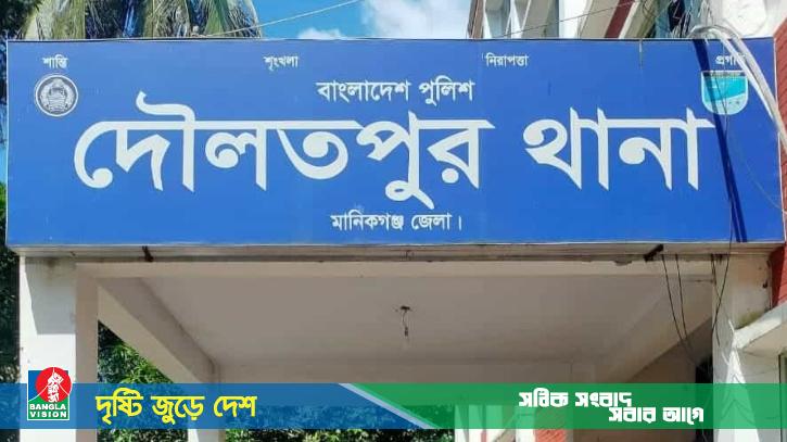 আর্থিক দ্বন্দ্বে ছেলের বিরুদ্ধে মাকে কুপিয়ে হত্যার অভিযোগ