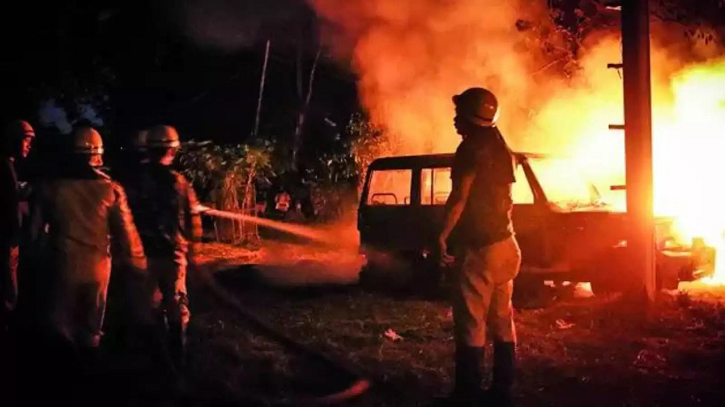 ভয়াবহ সহিংসতা: মণিপুরের জিরিবামে জরুরি অবস্থা জারি ভয়াবহ সহিংসতা: মণিপুরের জিরিবামে জরুরি অবস্থা জারি