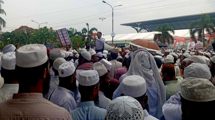 পাঁচ দফা দাবিতে মন্ত্রণালয় ঘেরাও মসজিদভিত্তিক প্রকল্পের শিক্ষকদের পাঁচ দফা দাবিতে মন্ত্রণালয় ঘেরাও মসজিদভিত্তিক প্রকল্পের শিক্ষকদের
