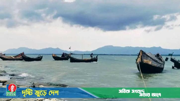 ২২ দিনে নাফ নদী থেকে ৬ ট্রলারসহ ৪৪ জেলেকে ধরে নিয়ে গেছে আরাকান আর্মি